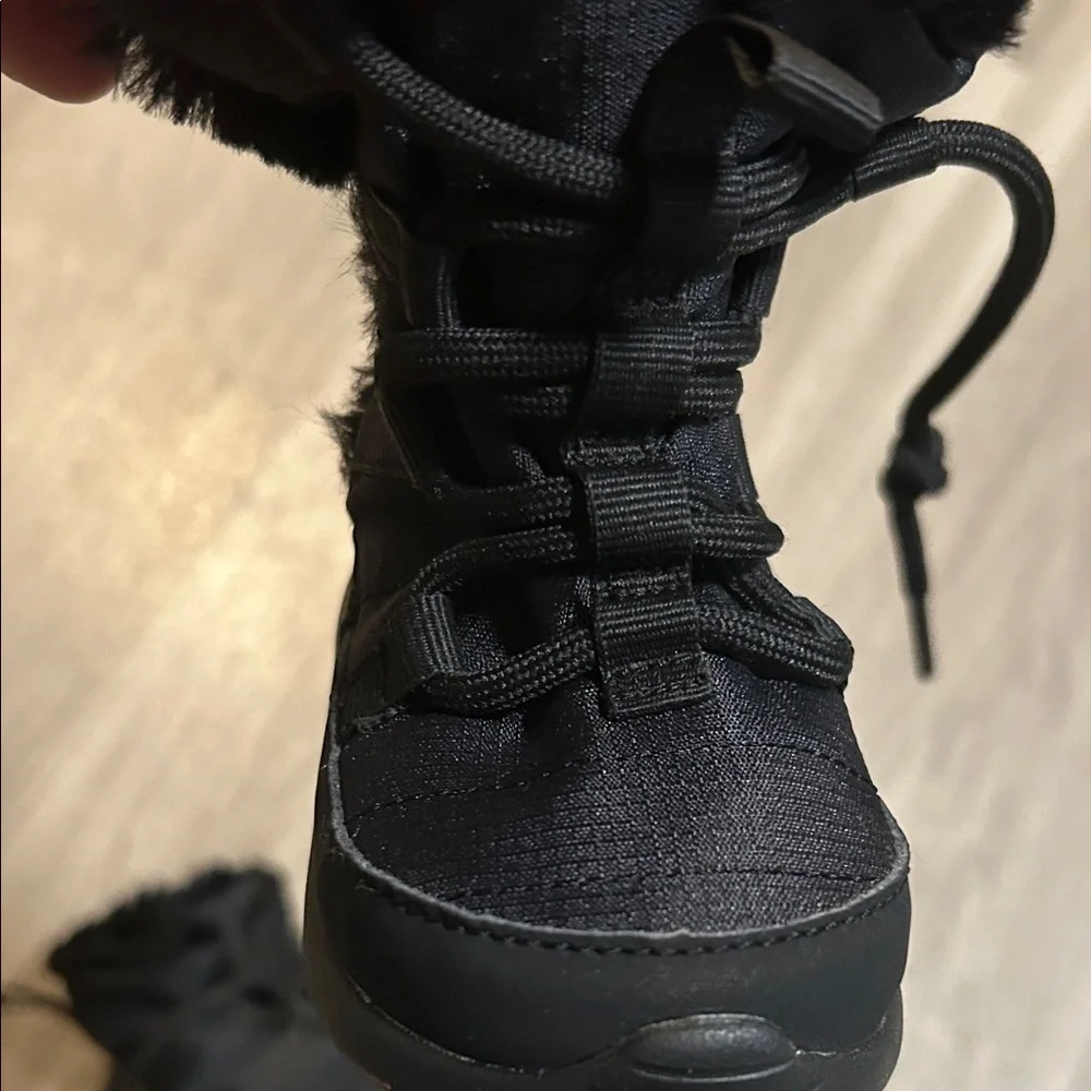 Nike Kids Black Furry Boots (baby)